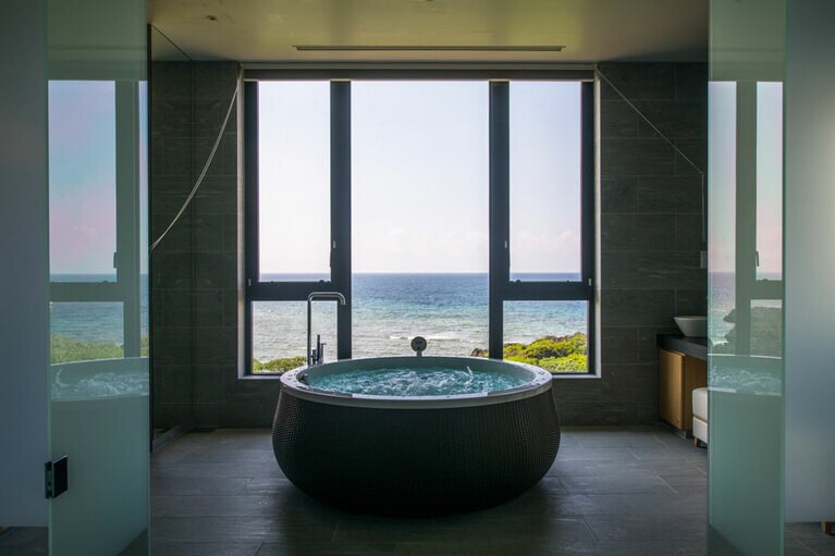 「スパ はなり」では、自身を解き放つ至福のトリートメントを。