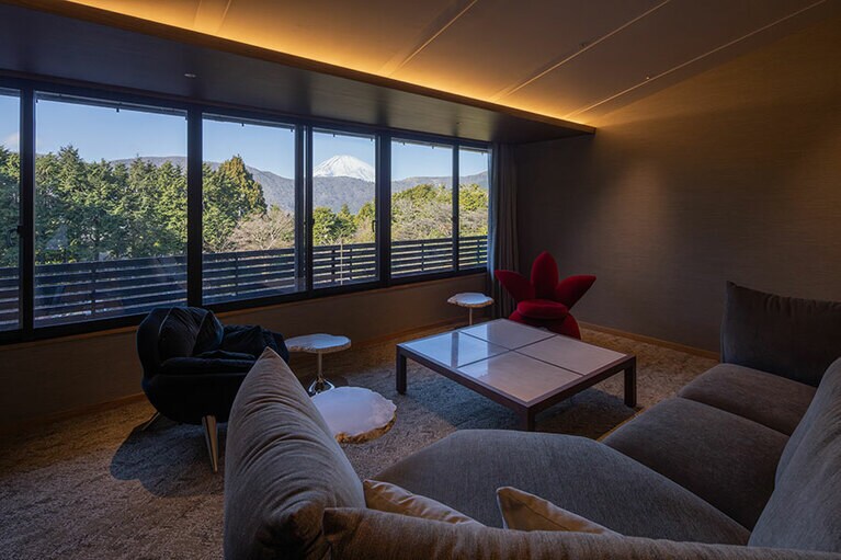 「テラススイート望 “BOU”」のリビングスペース。