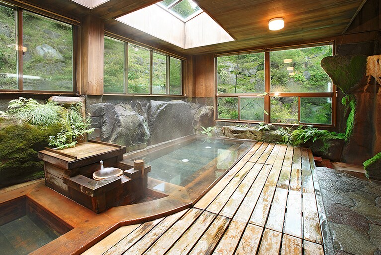 八ヶ岳名湯 唐沢鉱泉［長野／唐沢鉱泉］風呂。