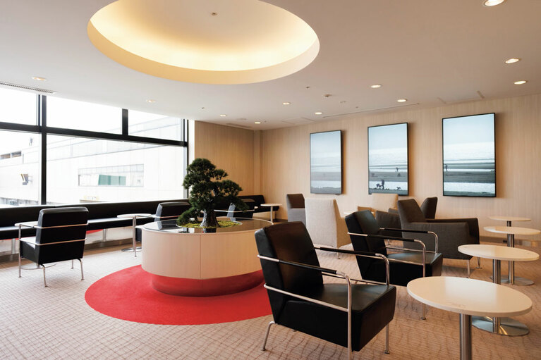 成田国際空港の「アスパイアラウンジ」。