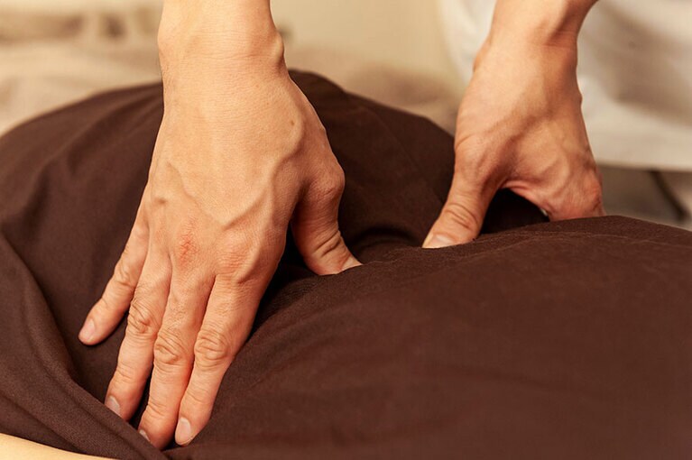 マッサージも適宜組み合わせて、気持ち良く。