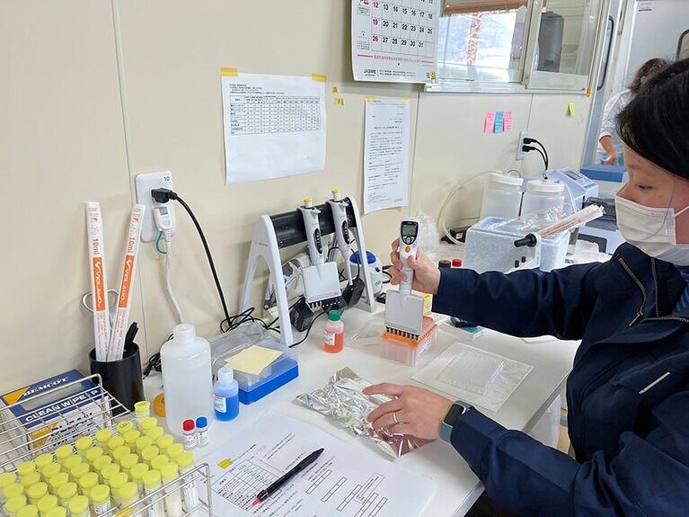 乳汁を使ったPAG検査で、雌牛の初期妊娠を調べることにより、効率よく牛の数を増やしている。