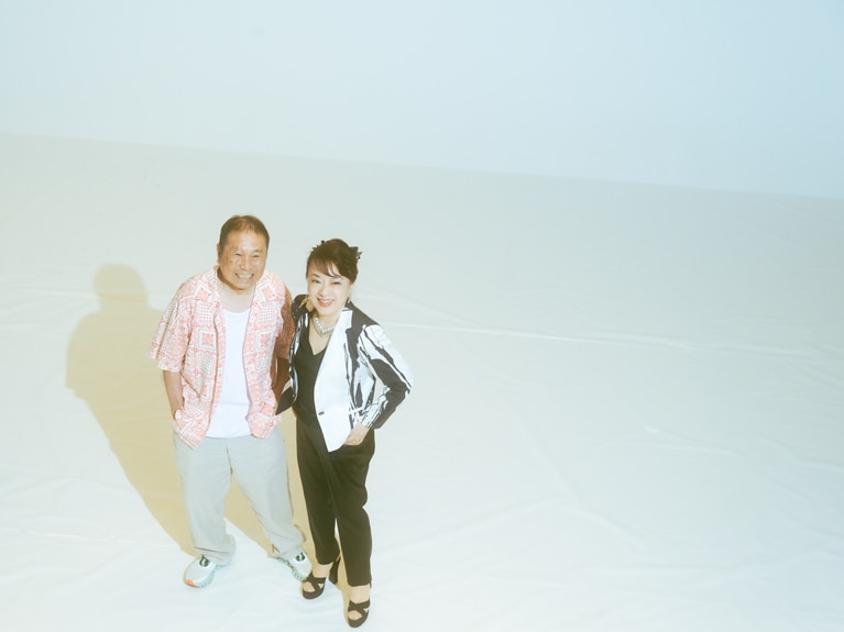 左：近田春夫さん、右：ジュディ・オングさん。