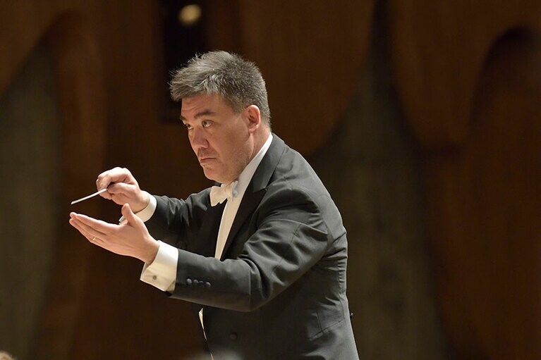 首席客演指揮者アラン・ギルバード。©Rikimaru Hotta