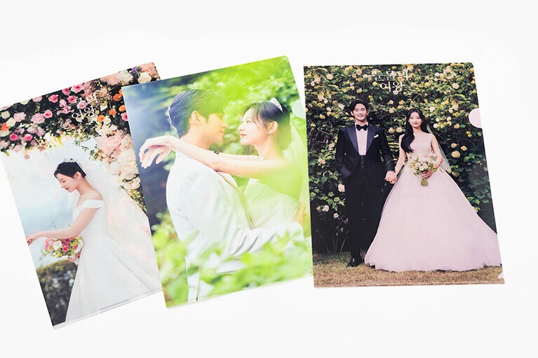 「クリアファイルA」 1,600円。