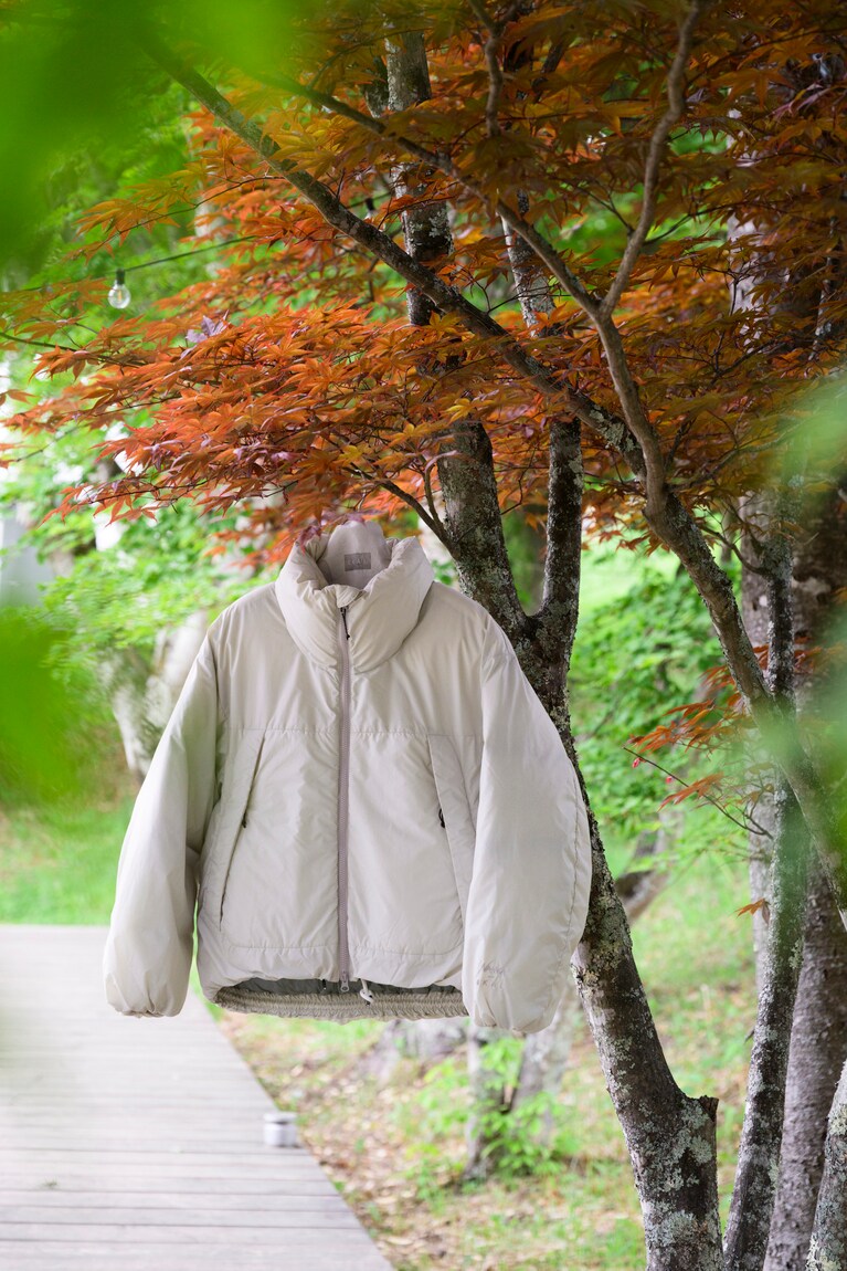 NANGA別注 スタンドカラーダウンジャケット 40,000円。