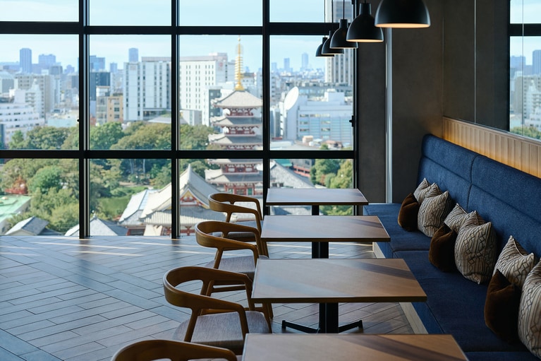 浅草寺側。