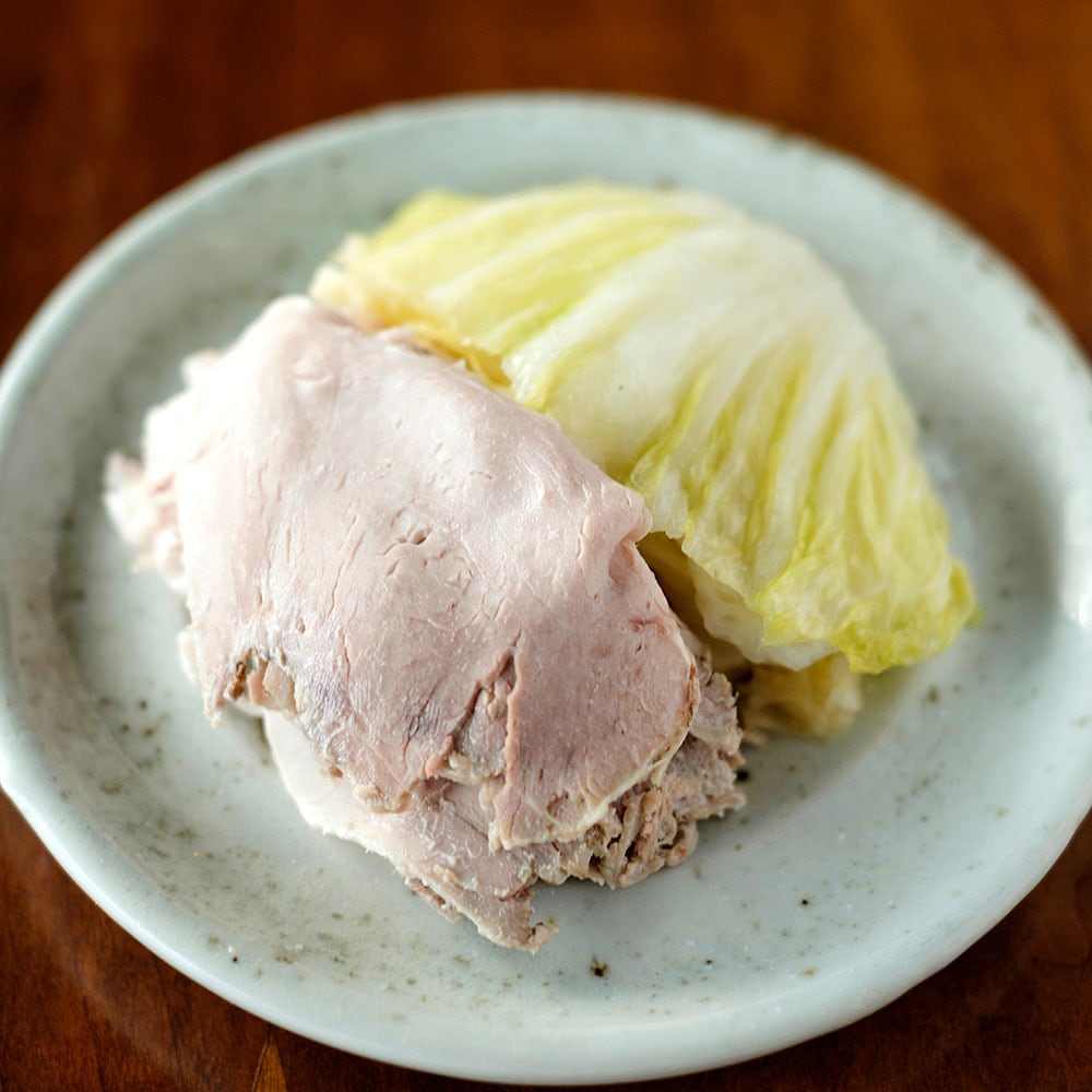 “蒸し豚と塩漬け白菜” 600円。