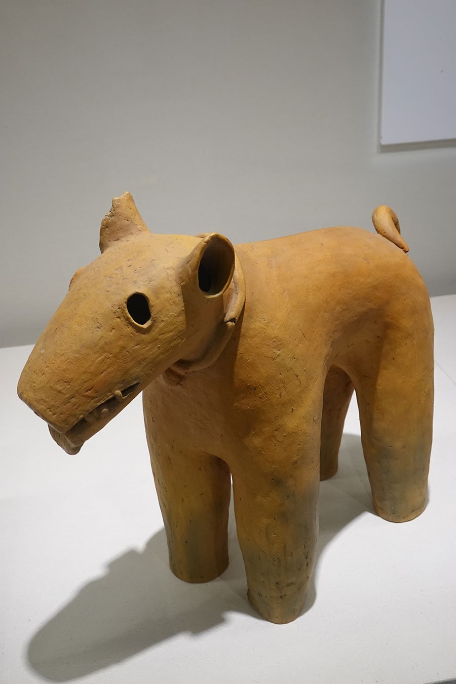 11位「犬形埴輪」（複製）。上武士天神山古墳（伊勢崎市）出土。東京国立博物館蔵。