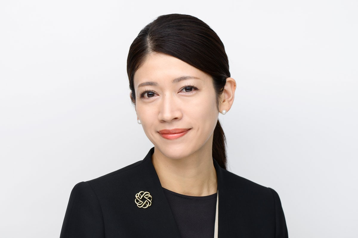 ふんわり軽やか、上品なツヤ肌があっという間に完成!