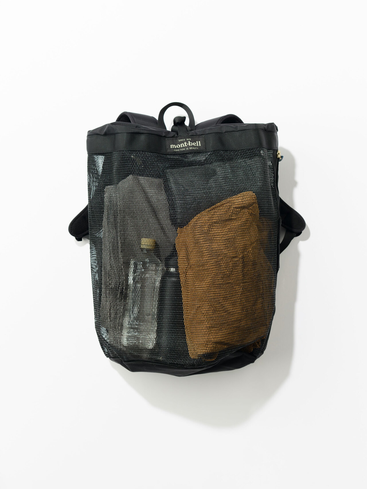 モンベル“メッシュギアパック35”／7,700円。