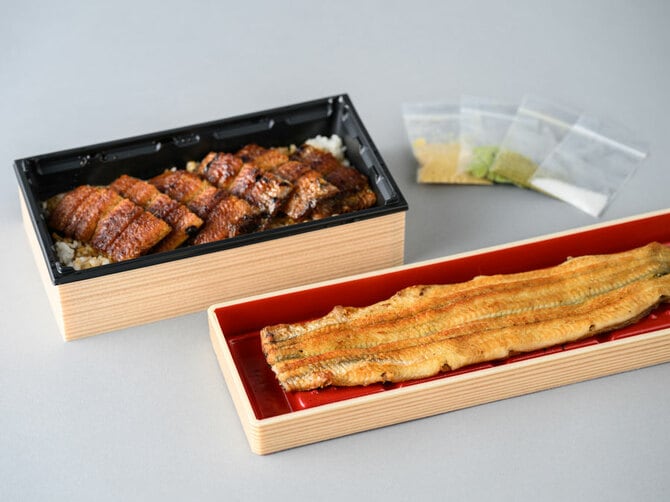 うな重 特上 3,900円、白焼き 3,700円（1尾）。いずれもテイクアウト価格。