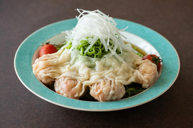 香港翡翠雲吞冷麺980円。夏季限定（8月中旬ごろまでかも）。