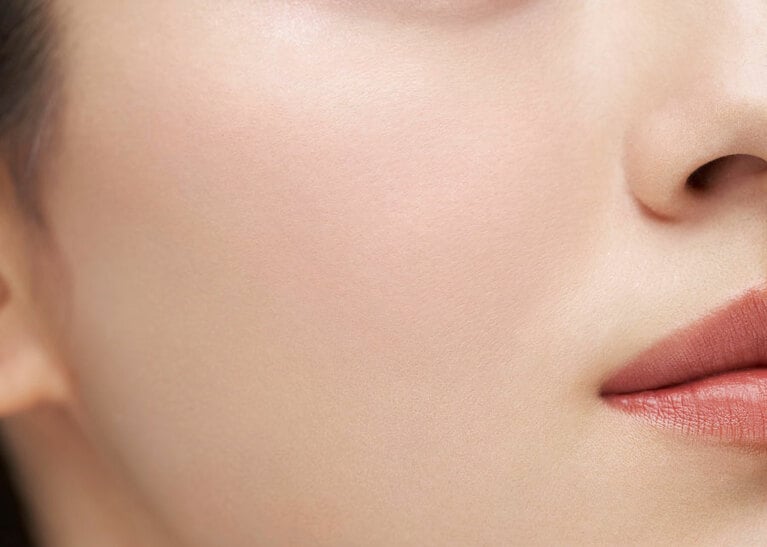 RS-1 わずかな赤みでほんのり色っぽさも感じさせる、ローズ系。色イメージは“夜風になびくローズラテ”。