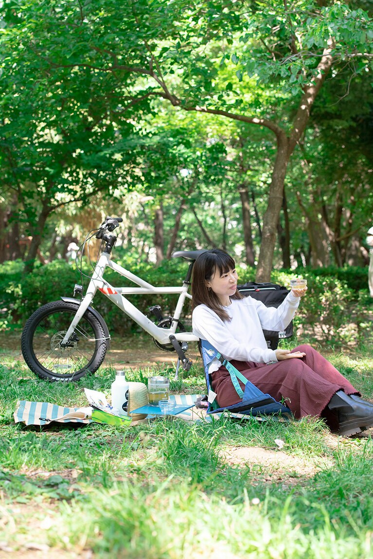 ちょっとしたスペースが寛ぎの空間に大変身！ 自転車ピクニック、おすすめです。