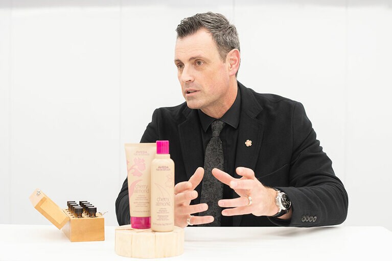 新作チェリー アーモンド シリーズのシャンプー＆コンディショナーは、日常的にアロマの魅力を感じることのできるアイテムとしておすすめ。