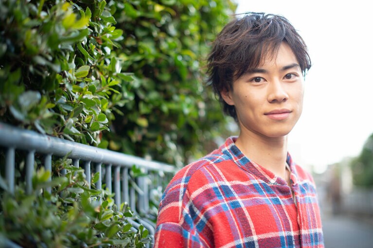 「仮面ライダー」出身の戸塚純貴が 個性派俳優としての道を突き進むまで