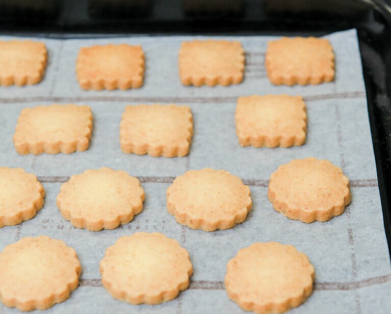 粉が多めなので、低温でしっかり火を入れます。