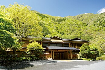 【全館源泉掛け流しの宿 西山温泉 慶雲館】