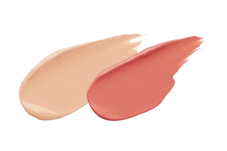 赤みの効いたサーモンオレンジが入ることで、色がごく自然に溶け込んで浮かない仕上がりに。