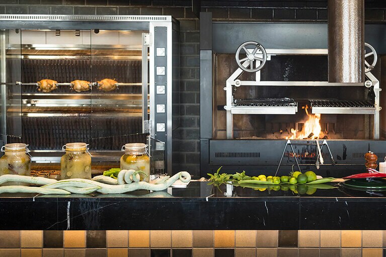 ライブキッチン。