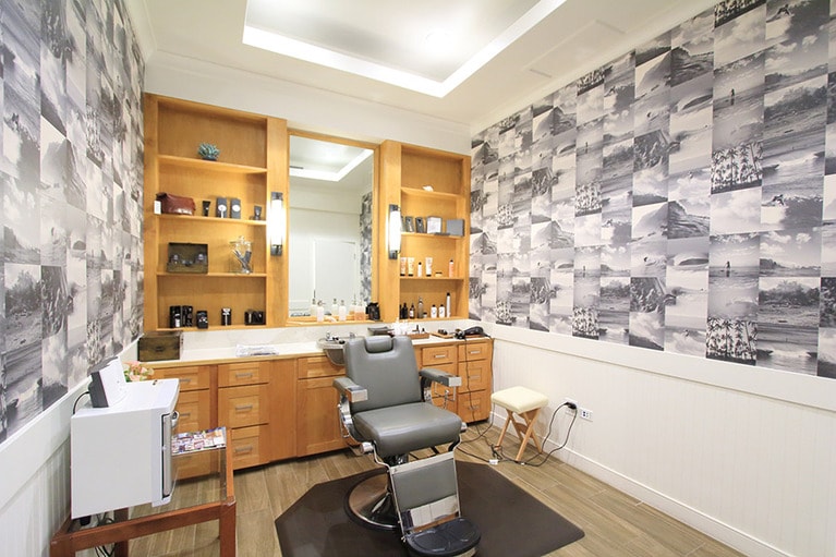 「ヤマグチサロン」の個室。使用するヘアケア製品はすべてオリジナルだ。