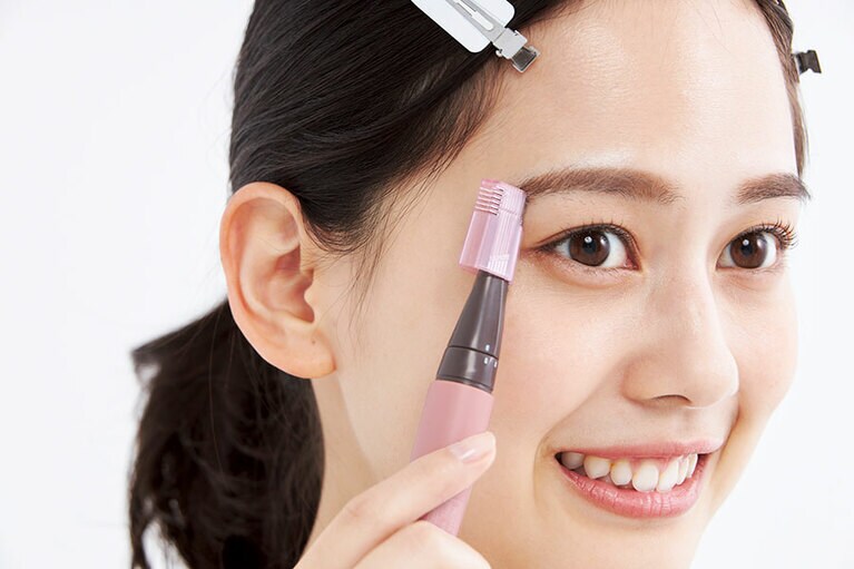 テスコム「フェイスシェーバー/ TK251A」2,200円。