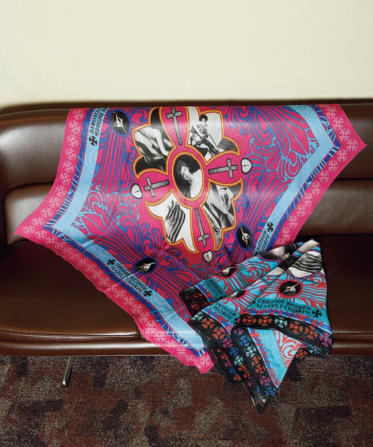 スカーフ 114×99cm 各139,700円／クロムハーツトーキョー