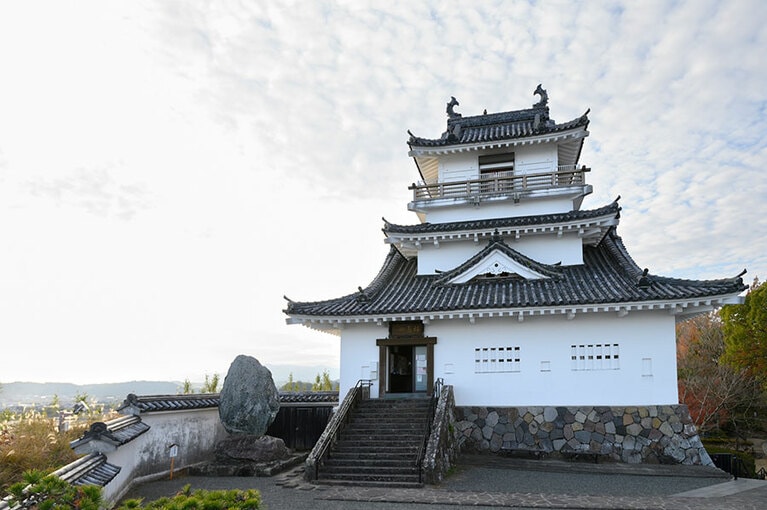 海を望む街のシンボル、杵築城。