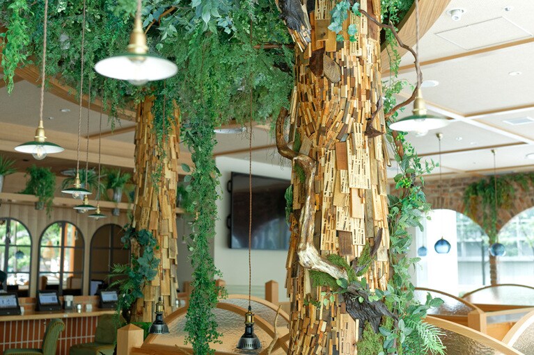 「地球とくつろぐ」ことを目指してつくられたプラントベースの喫茶店「KOMEDA is □」。