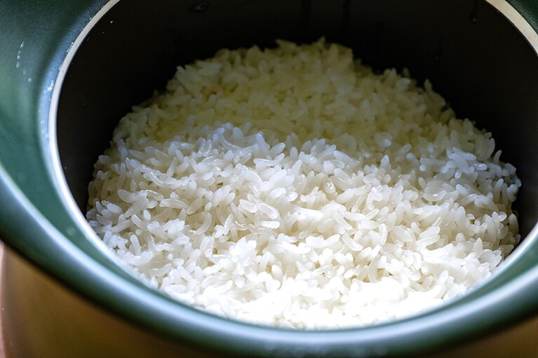 朝食には、ゲストの来店時間に合わせて蘭越町産の「ゆめぴりか」を炊き上げます。