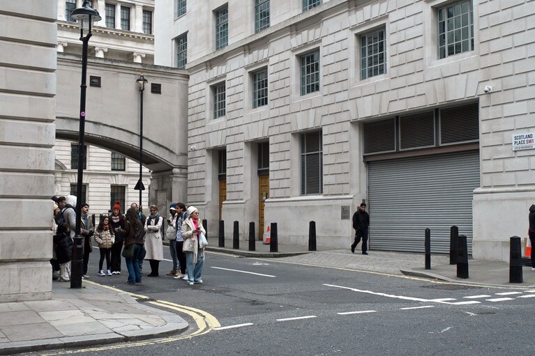 第5作、第7作に登場する魔法省のロケ地になった場所。ハリー・ポッター・ウォーキングツアーの人気スポット。