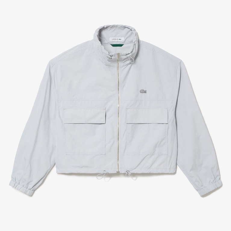LACOSTE “撥水 ショート&ワイドシルエット スタンドカラーナイロンブルゾン”／29,700円。