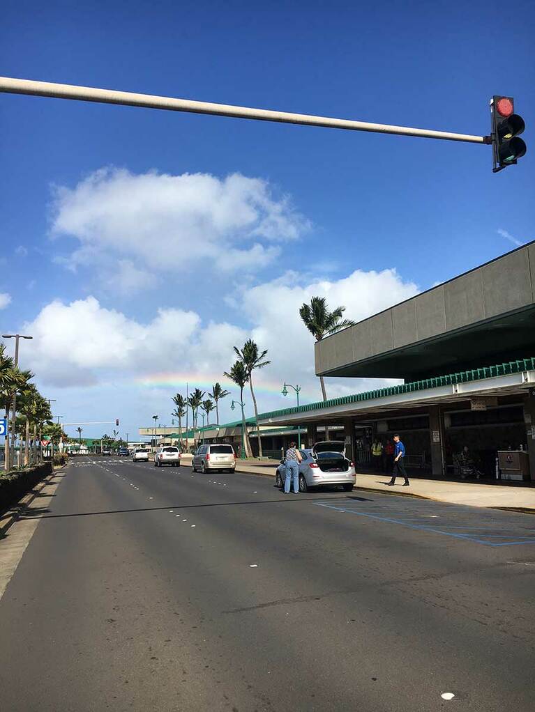 私の住むマノアは“オアフ島でいちばん虹の多い場所”と言われるけれど、実はマウイ空港の虹出現率はそれを凌ぐほど！　マウイ訪問を祝福されているようでとても嬉しい気持ちになる。
