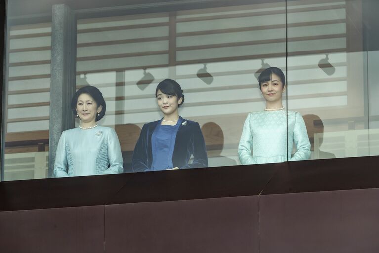 2020年、新年一般参賀での紀子さま、眞子さま（当時）、佳子さま　©文藝春秋