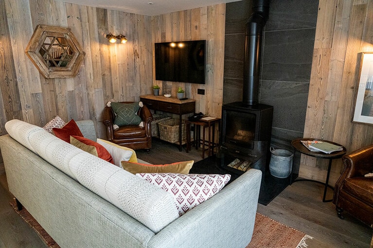 今年オープンした“バーンズリー・コテージ”は、家族連れに最適(1泊朝食付き 749ポンド～)。