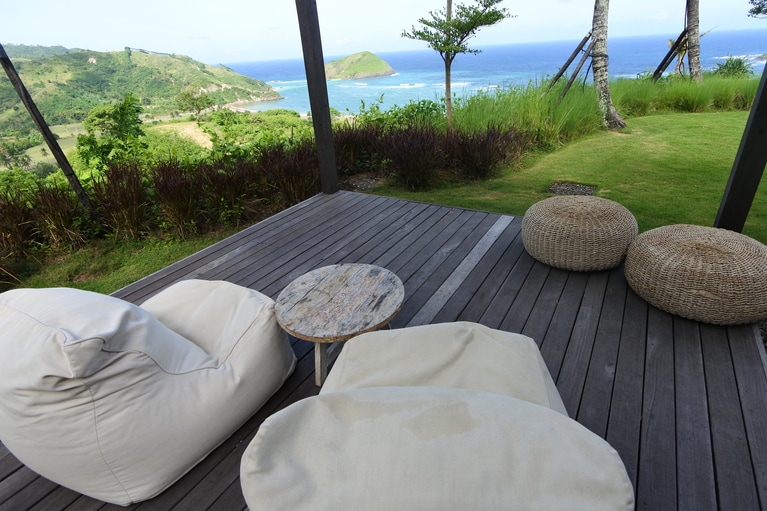 くつろぎながら絶景を愛でられる、特等席のガゼボ。