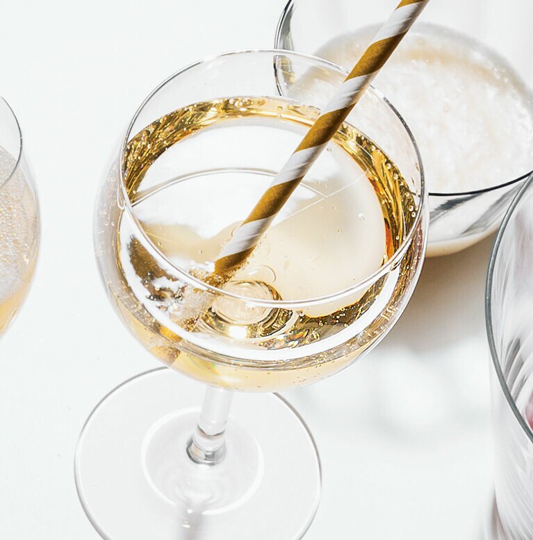 「エレガントな喉越しと華やかな香り」──伊藤由起さん。ジョエア・オーガニック・スパークリング・シャルドネ 750ml 1,540円／エノテカ