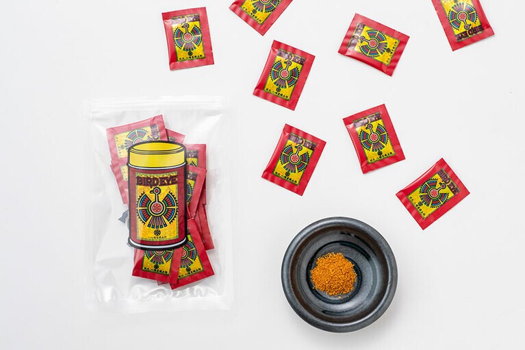 根元 八幡屋礒五郎「BIRD EYE ひとふり」432円(0.2g×30袋入)／長野県