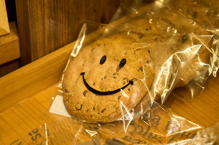 焼き菓子は発酵バターをふんだんに使い、砂糖はキビ糖を使用。