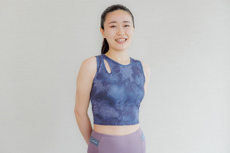 LAVAトップインストラクター 村上里菜さん。