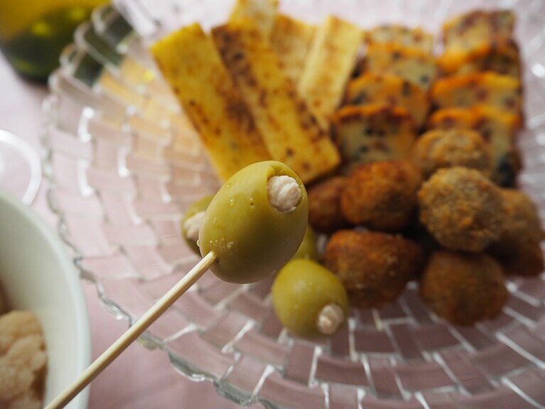 ペーストを挟むひと手間で、食べる側のテンションもアップ！