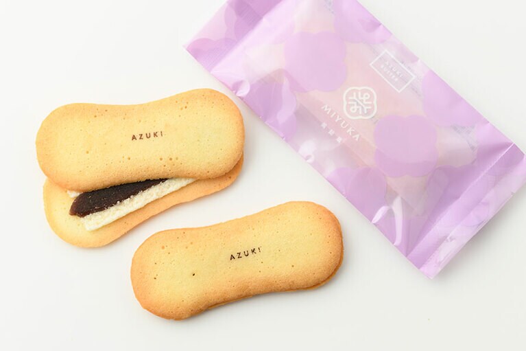 美結菓～生バターとあずきのふわシャリサンド～各350円。