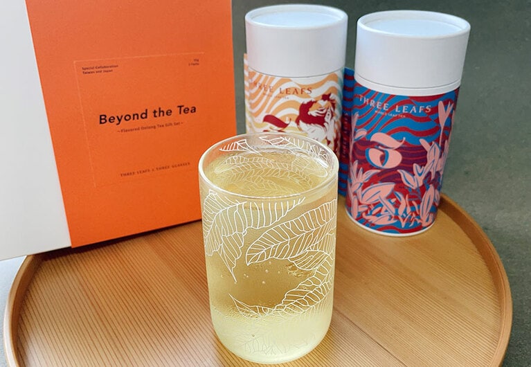 暑い時期はアイスで！　フルーツと烏龍茶の風味が絡み合ったニュータイプのお茶。