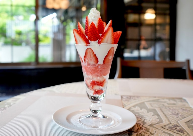 美しいフルーツを、おしゃれに味わう。