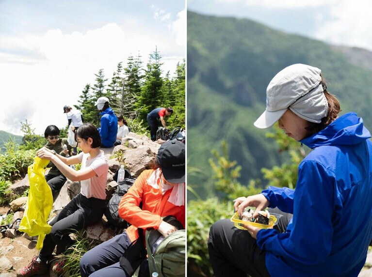 山頂の岩場でひと休み。山で食べるおにぎりは最高！