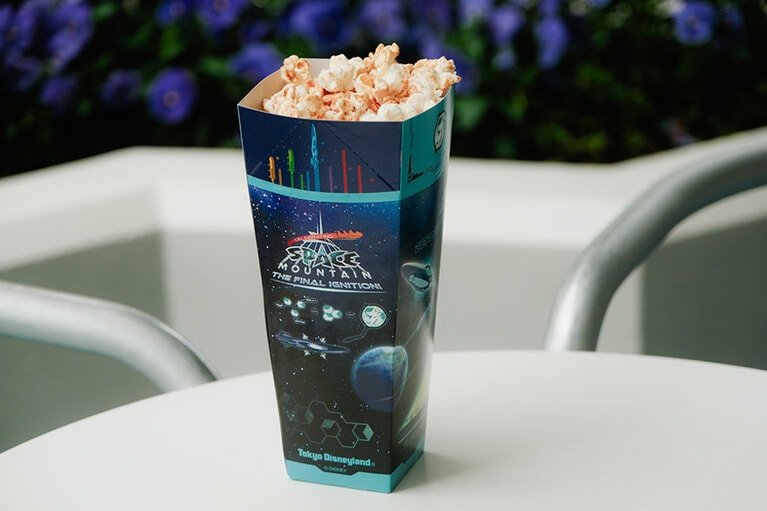 ポップコーン、レギュラーボックス（キャラメル味）。