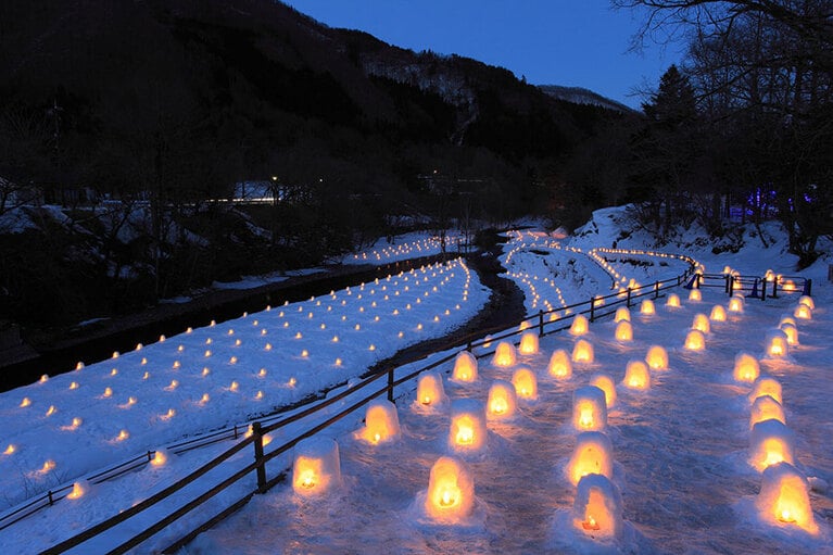 湯西川温泉かまくら祭。