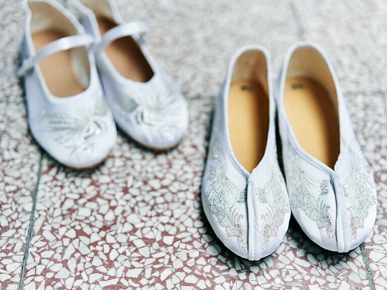 チャイナシューズ 各350元