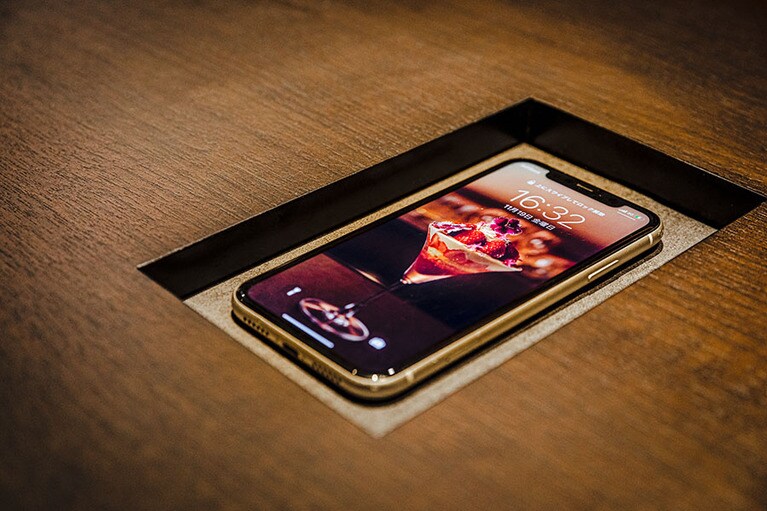 スマートな心遣いが嬉しいワイヤレス充電器。